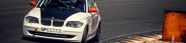 BMW 130i op Zandvoort tijdens de KNAF Coureuropleiding racelicentie examens